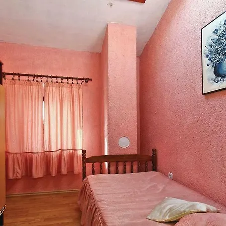 Mugeba 3 Bedroom Apartment Poreč